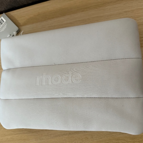 Rhode Makeup Bag (ONLY bag, no products included) - Picture 2 of 5